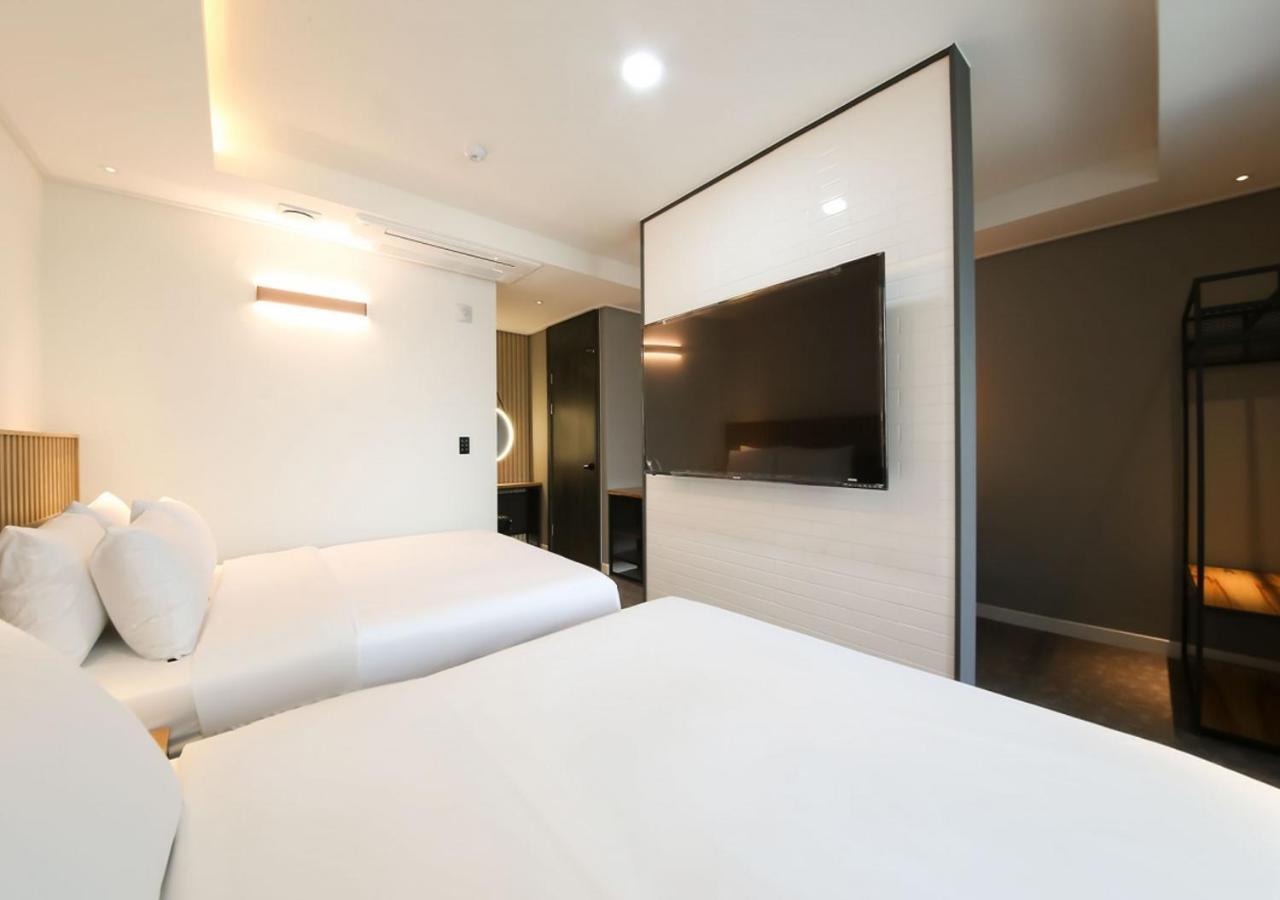 West In Hotel Yeosu Esterno foto